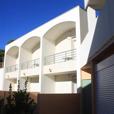 Apart-hotel Les Stoechades 2*