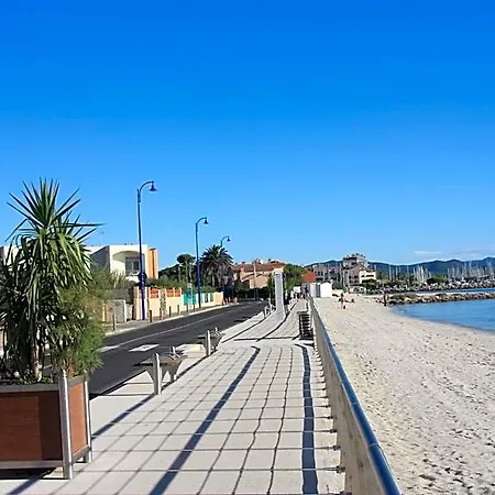 Aparthotel Les Stoechades 2*
