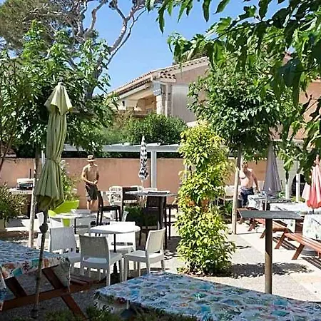 Les Stoechades Aparthotel