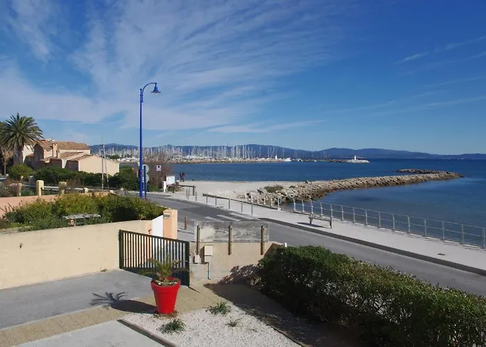 Les Stoechades Apart Otel Hyères